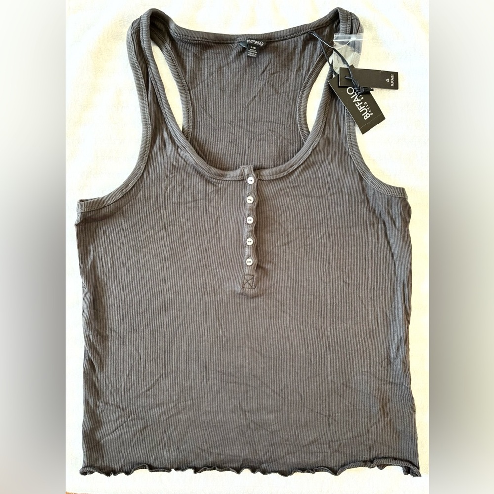 🆕 NEW Buffalo David Bitton Charcoal Gray Ribbed Buttoned Tank, Scalloped Hem, L